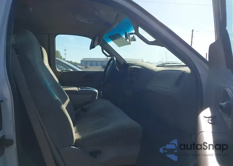 2000 Ford F150 из США, поврежденный, VIN 1FTRX18W3YNA85996